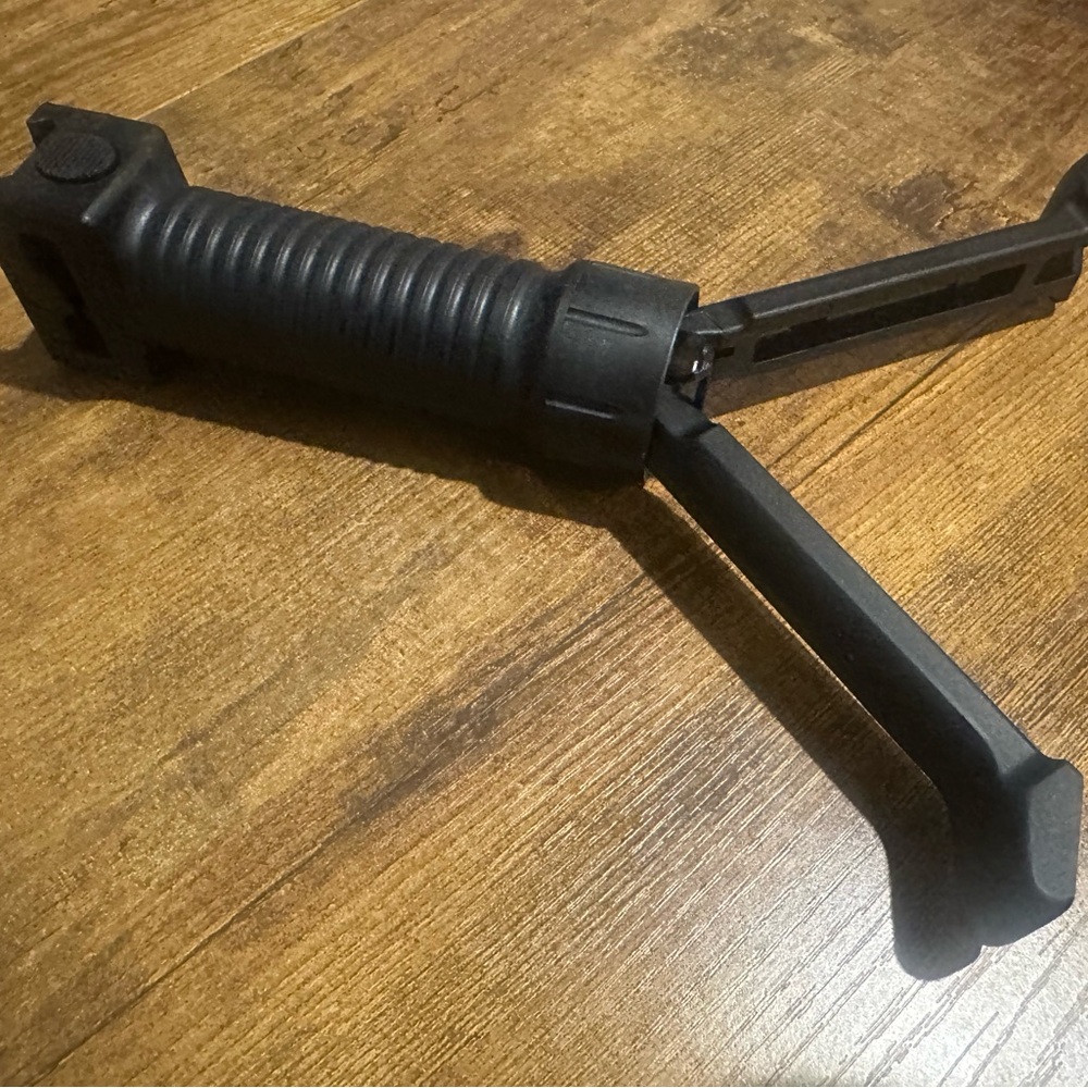 G.P.S. Grip Pod Picatinny